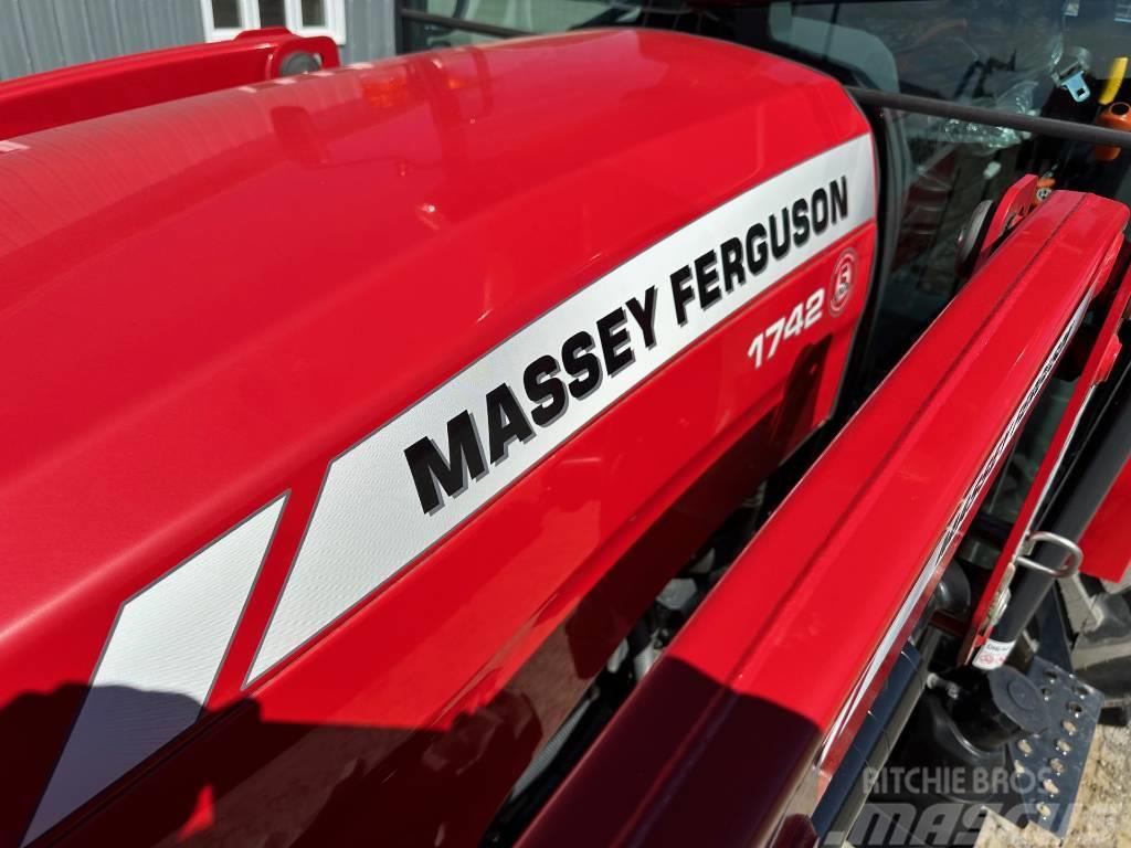 Massey Ferguson 1742 Traktori
