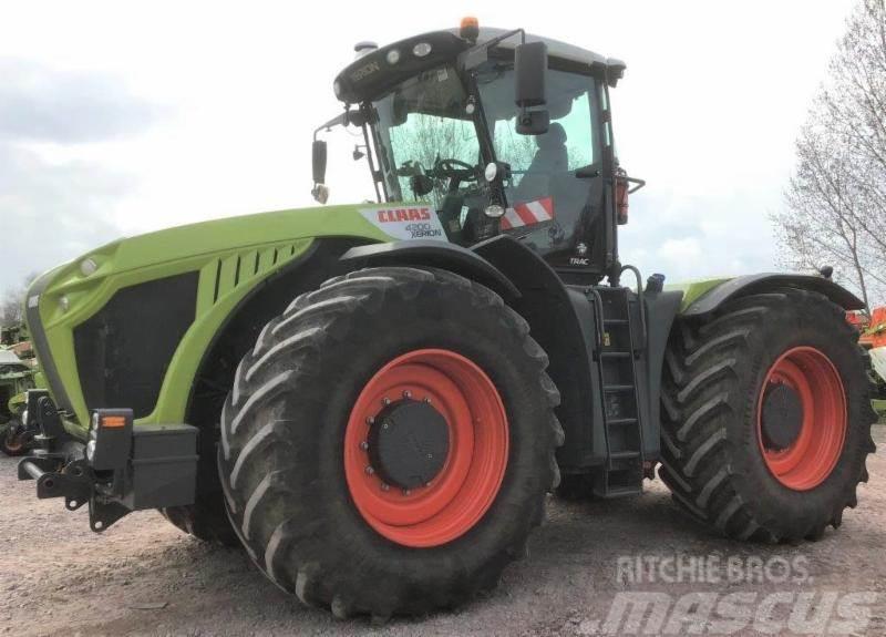 CLAAS XERION 4200 TRAC Traktori
