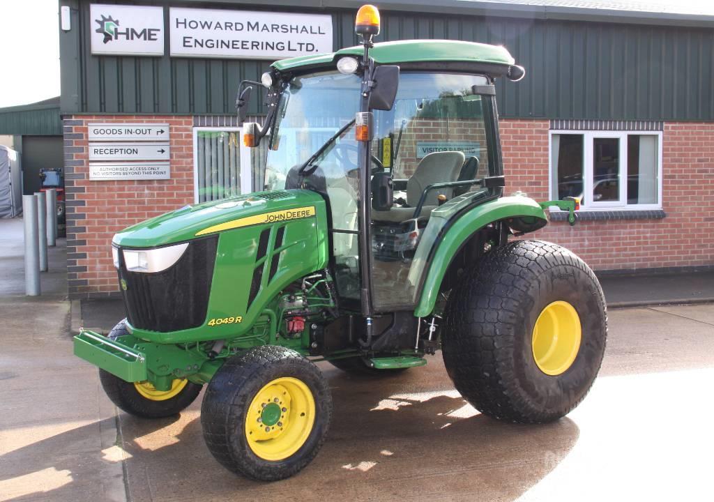 John Deere 4049 R Kompaktie traktori