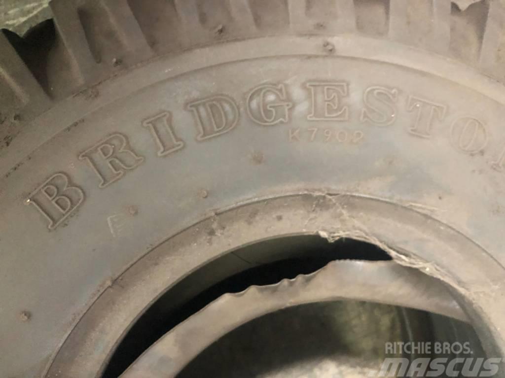 Bridgestone 21x8-9 Riepas, riteņi un diski