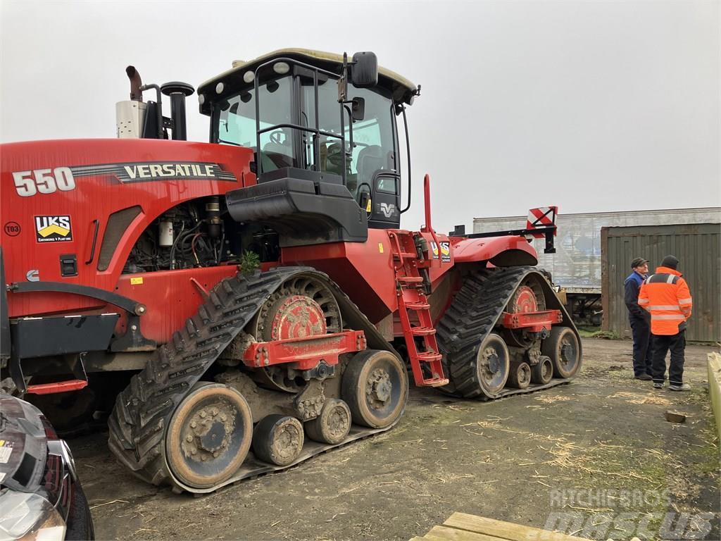 Versatile DT550 Traktori