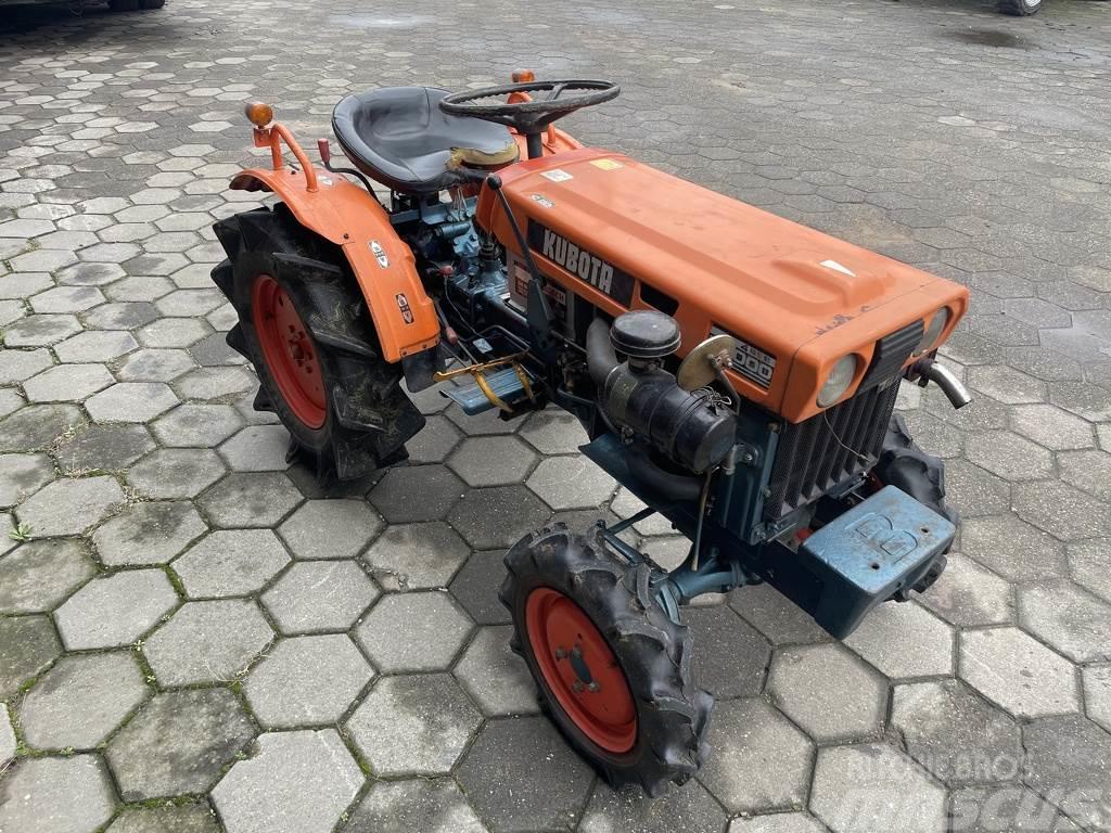 Kubota B7000 minitractor Traktori