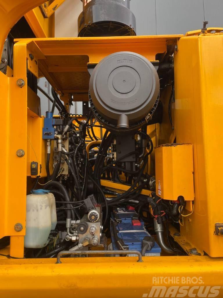 JCB JS200W  --  Generator  --  rotating grapple Industriālie iekrāvēji