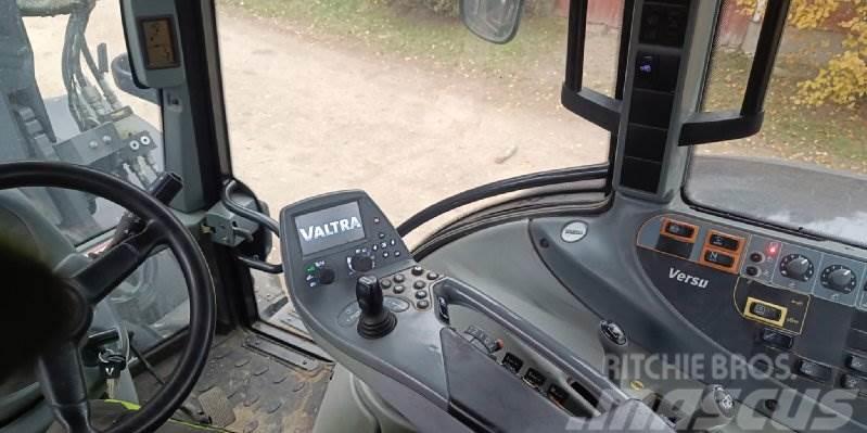 Valtra T213 VERSU + EK Traktori