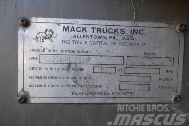 Mack RD686S Ūdens mašīnas