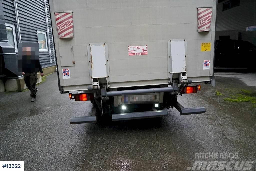 MAN TGL 8.210 Box truck w/ Zepro Lift Furgons