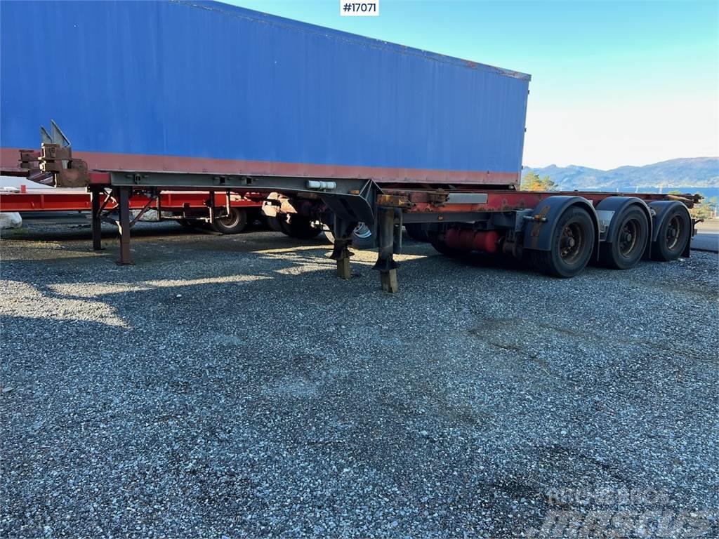 Renders 3 Axle Container trailer w/ extension to 13.60 Citas piekabes
