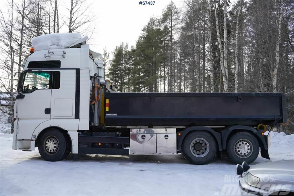 MAN TGX26.480 6x2 Hook truck with flat bed Treileri ar āķi