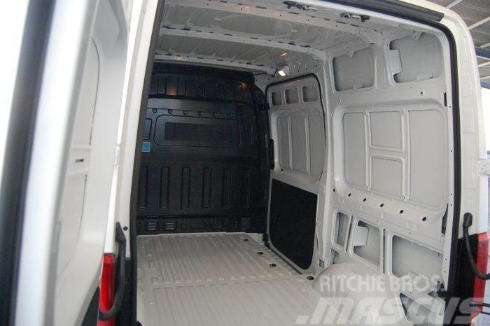Hyundai H350 Chasis 2.5CRDI Essence 6.1M 150 Preču pārvadāšanas furgoni