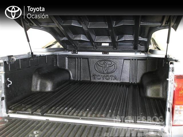 Toyota Hilux Cabina Doble VX Preču pārvadāšanas furgoni