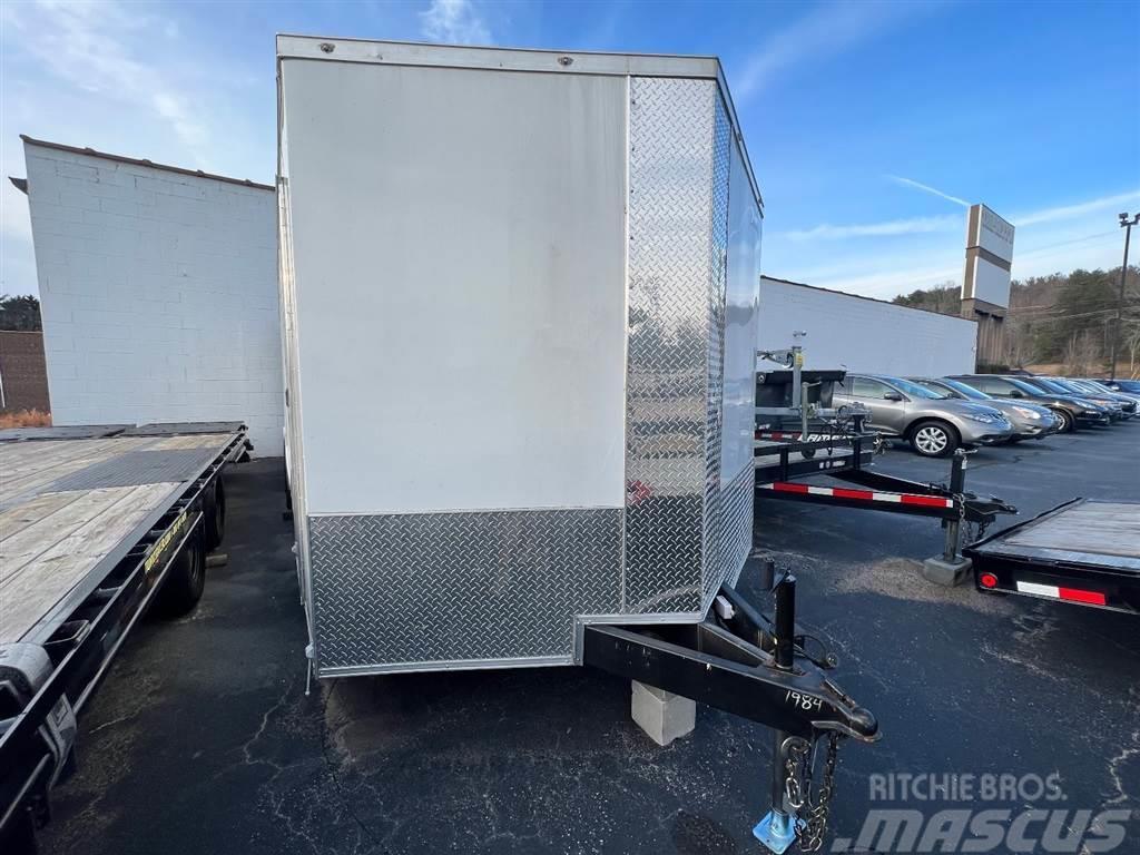  Giddy Up XCargo Enclosed Trailer Furgons