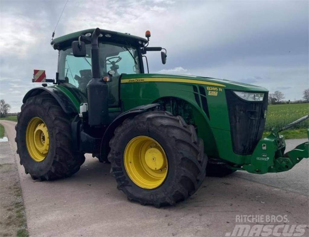 John Deere 8285R Traktori