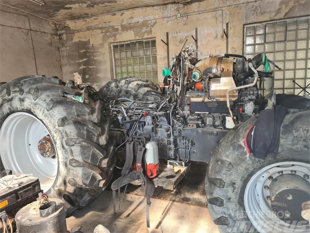 Massey Ferguson 8735 Dyna-VT Kompaktie traktori