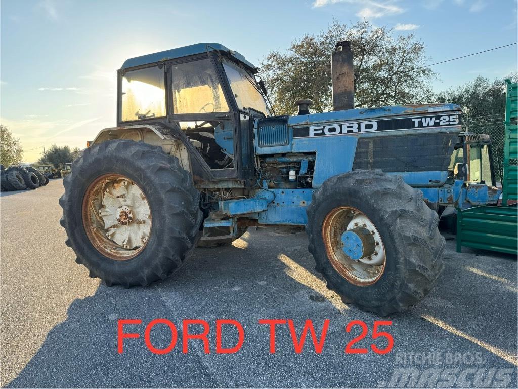 Ford / New Holland TW25 Traktori
