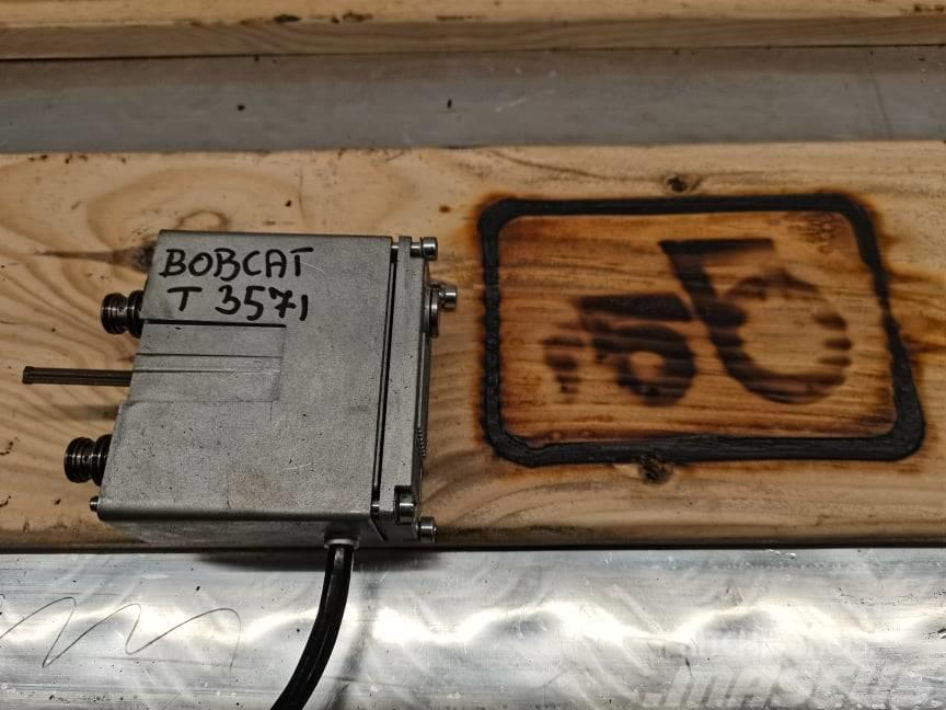Bobcat T .... {new distributor coil } Dzinēji
