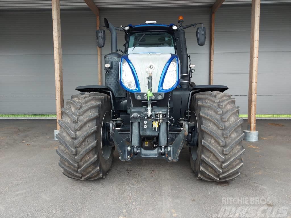 New Holland T 8.435 Traktori