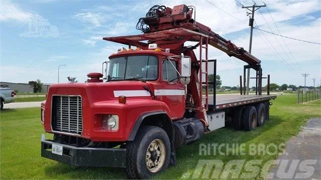 Mack RB690S Boom Truck Citi