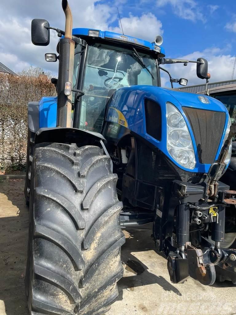 New Holland T7050 T7050 Traktori