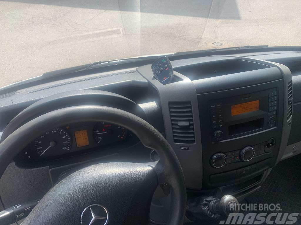 Mercedes-Benz Sprinter 313 CDI Pakettiauto umpikori + TL Nostin Furgons