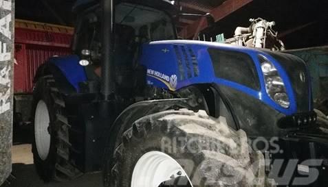 New Holland T 8.300 AC Traktori
