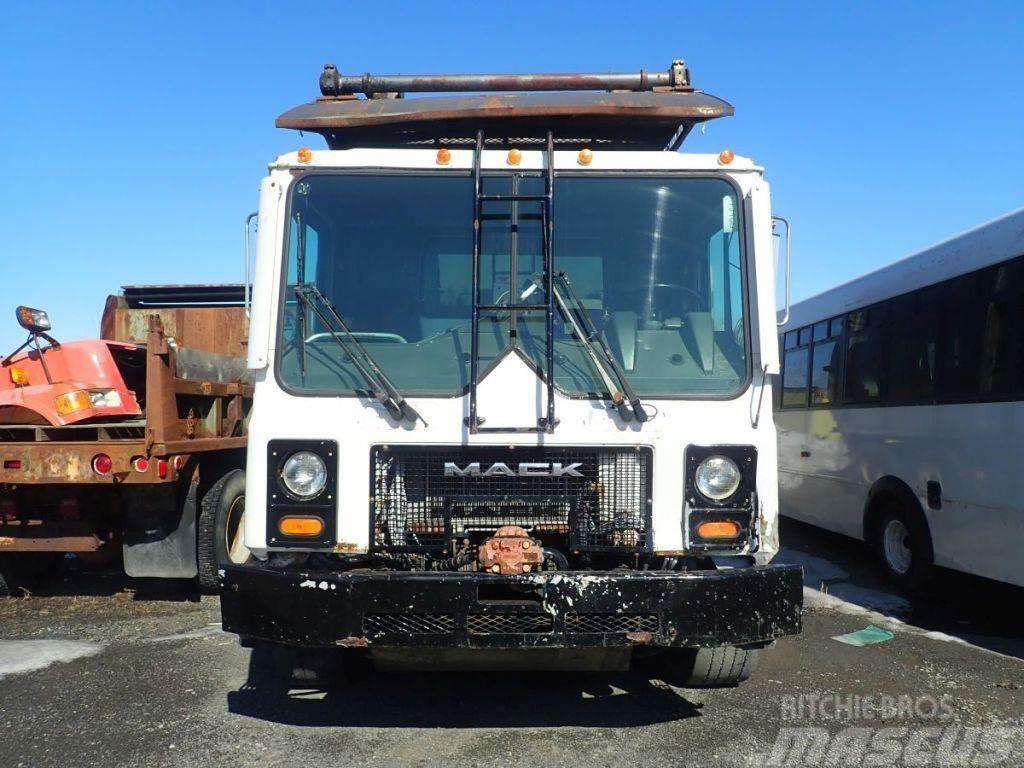Mack MR690S Atkritumu izvešanas transports