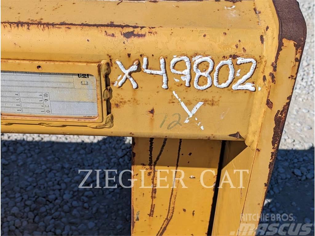 CAT 953 TRACK TYPE LOADER FORK PIN ON 72 Dakšas