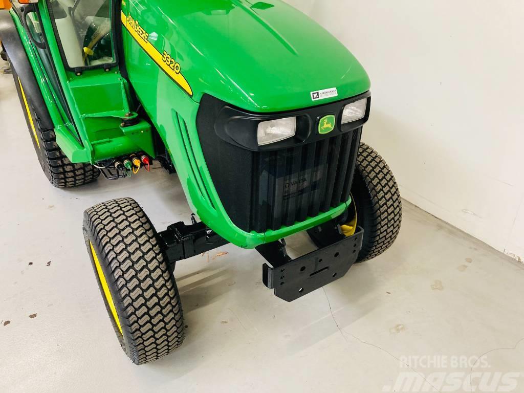 John Deere 3320 Kompaktie traktori