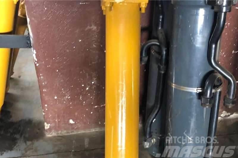 Dezzi Loader Lift Cylinder Citi