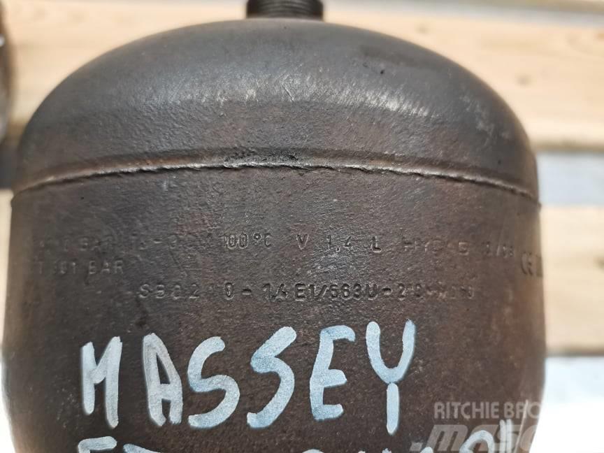 Massey Ferguson 8690 {hydraulic accumulator axle Hidraulika