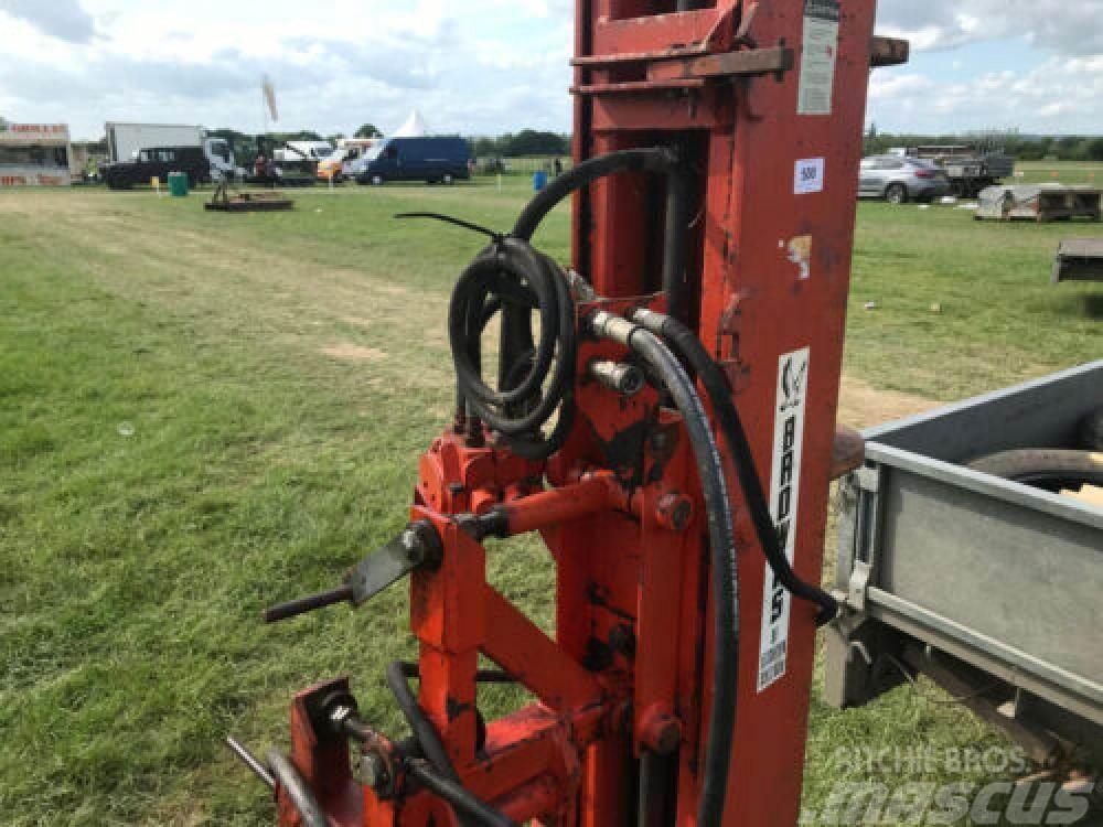 Browns Post Knocker - contractor Cits traktoru papildaprīkojums