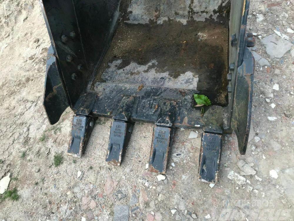  Excavator Bucket Large 60 mm pins £650 plus vat £7 Citas sastāvdaļas