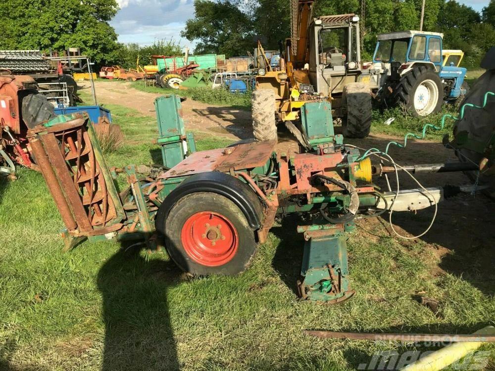 Ransomes gang mower 5 reel - tractor driven - £750 Mauriņa traktors