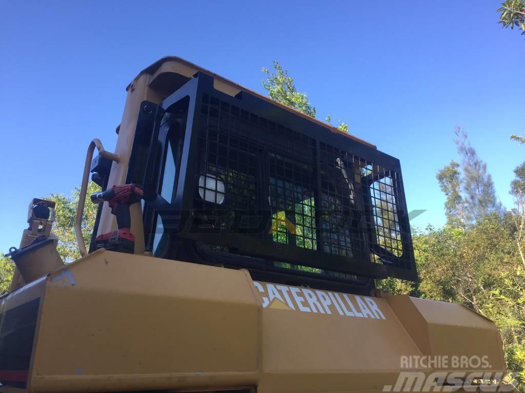 Bedrock Screens and Sweeps for CAT D7R Cits traktoru papildaprīkojums