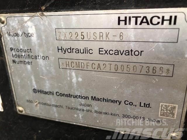 Hitachi ZX225USRK-6 Kāpurķēžu ekskavatori