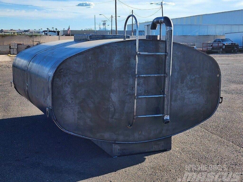  Custom 2000 Gallon Water Tanks Tvertnes