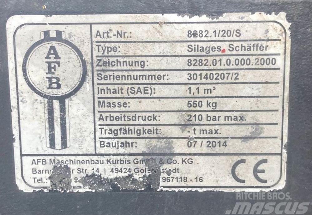 Schäffer Greifschaufel 2m Cits traktoru papildaprīkojums