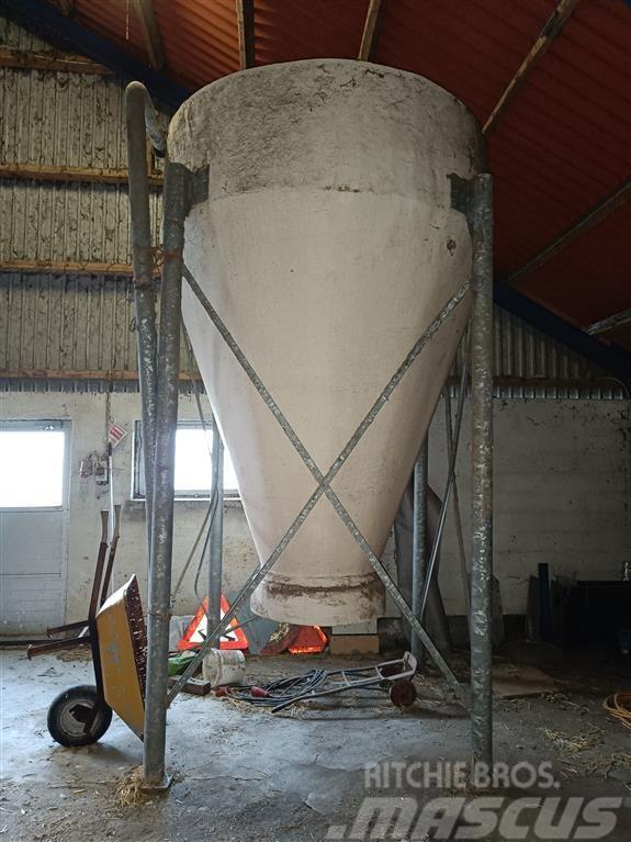  Flex  silo 3-4 tons Tvertņu izkraušanas aprīkojums