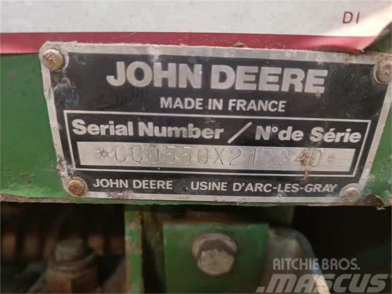 John Deere 550 Rundballepresser med garnbinder Rituļu preses