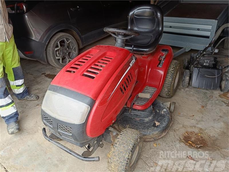 MTD LG 200 H Kompaktie traktori