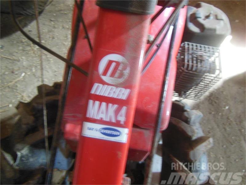 Nibbi Mak 4 med kost Kompaktie traktori