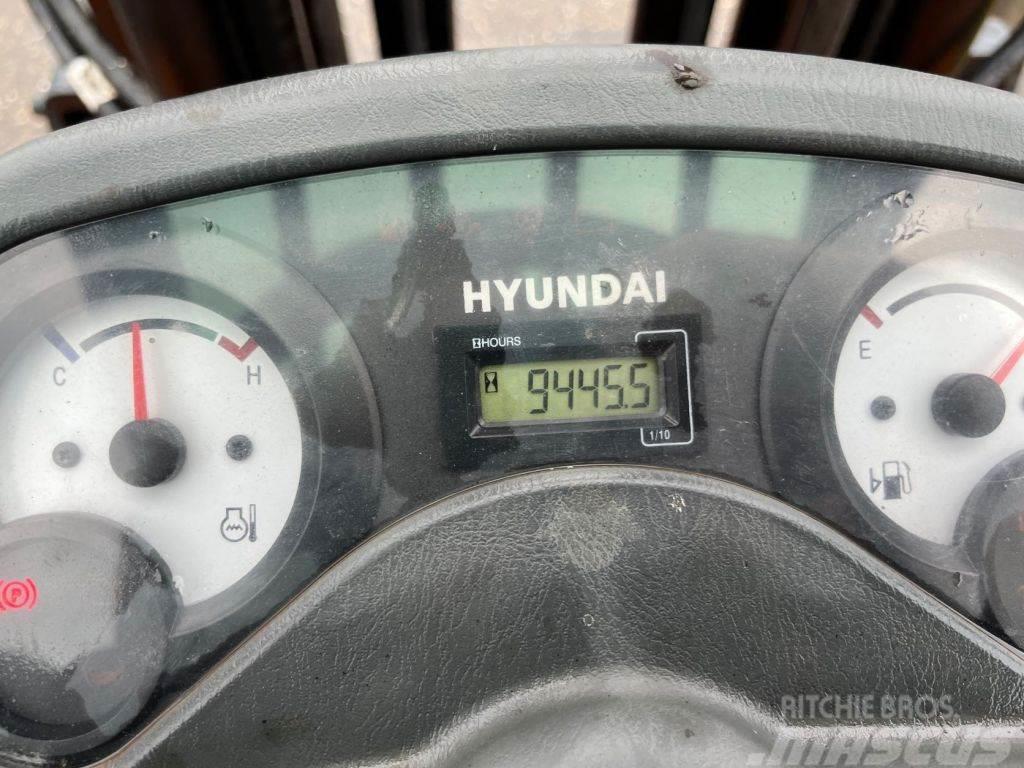 Hyundai 30D-7E Tehnika ar dīzeļa dzinēju