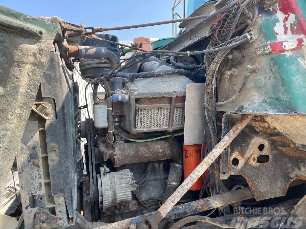 Mack truck Kravas mašīna- betona sūknis