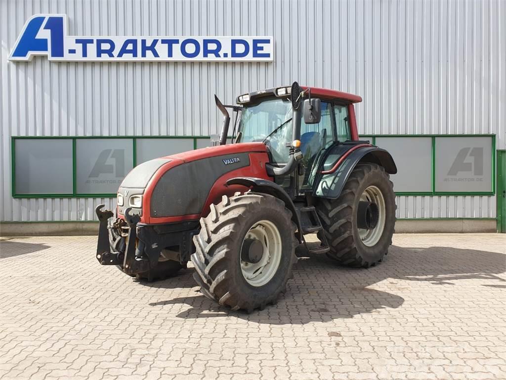 Valtra T151 Traktori
