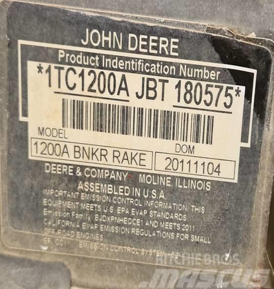 John Deere 1200 A Grābekļi