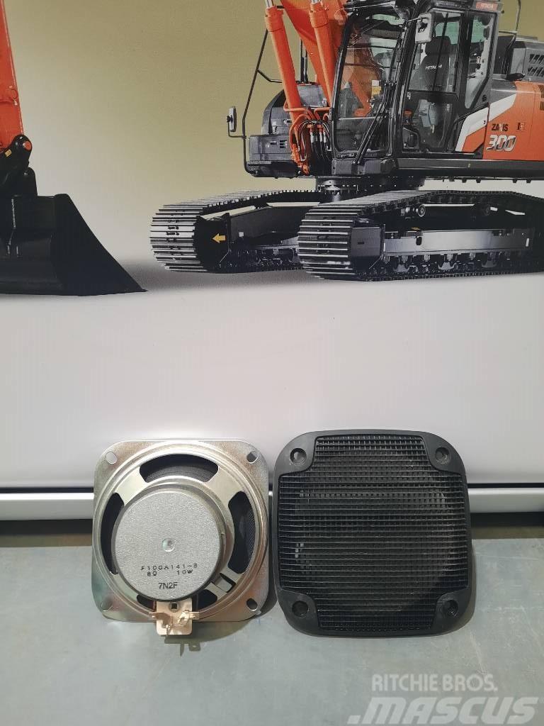 Hitachi Speaker - 4361302 Kabīnes un interjers