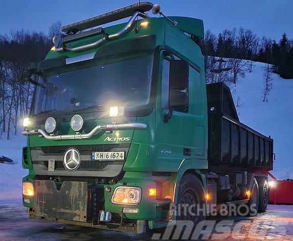 Mercedes-Benz 2548 Kabeļu pacēlājs nomontējamām kravas mašīnām