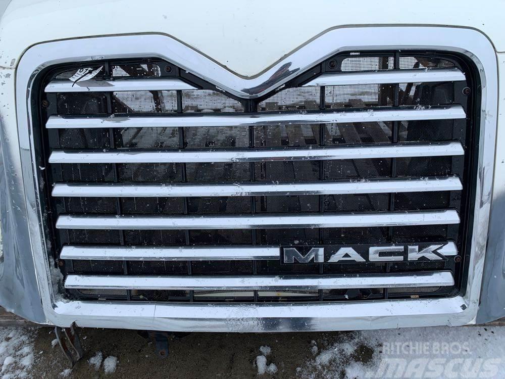 Mack Pinnacle CXU612 Kabīnes un interjers