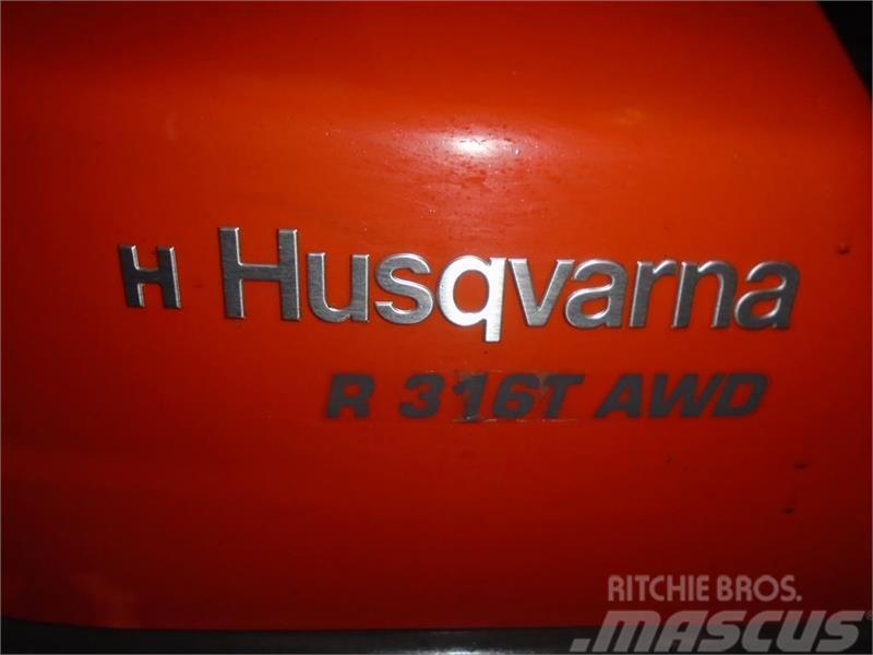 Husqvarna R 316T AWD Kompaktie traktori