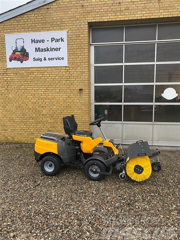 Stiga Park PRO 900 AWX Kompaktie traktori
