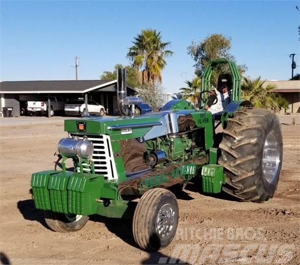 Oliver 990 Traktori